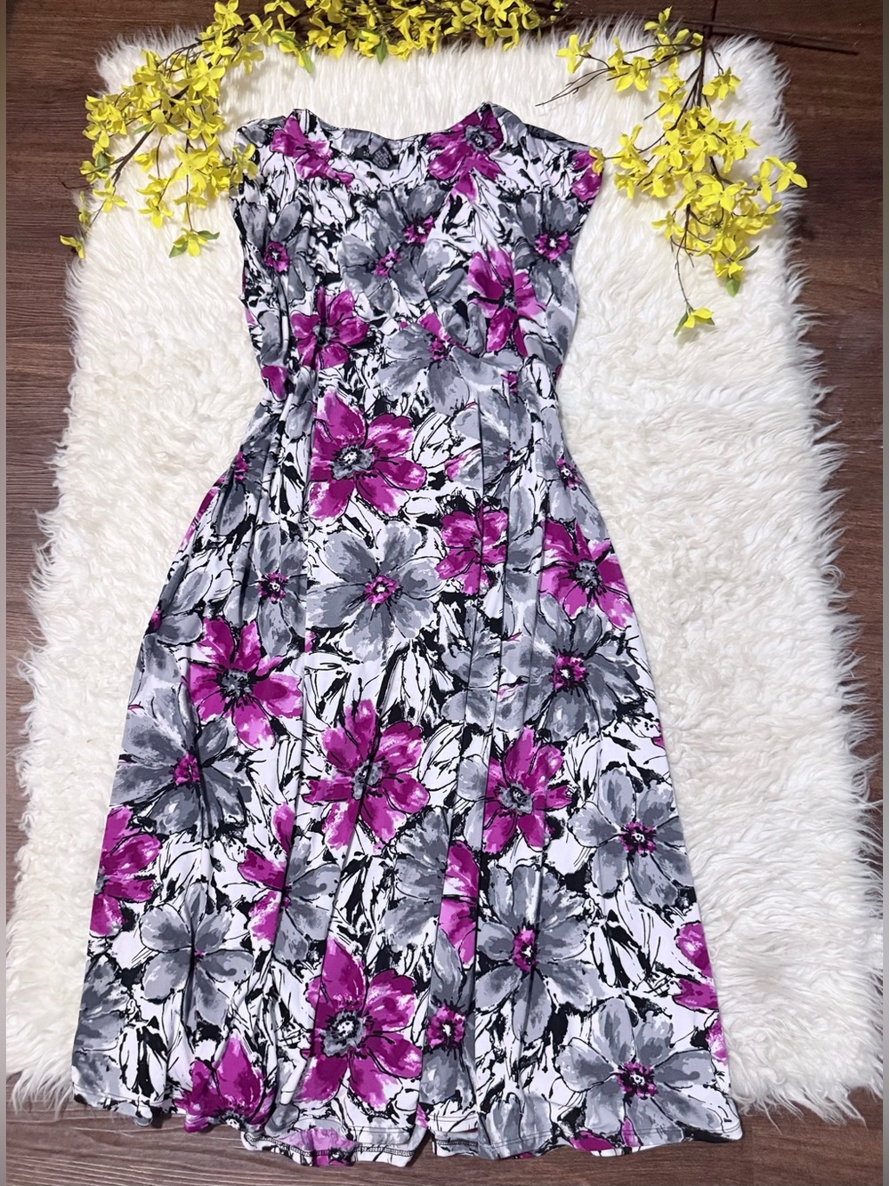 Glamour Floral Maxi Dress in Magenta & Gray